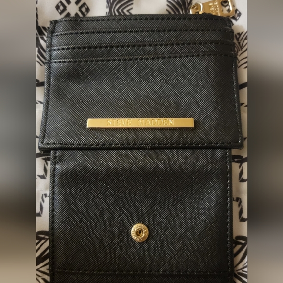 Steve Madden - Picture 3 of 3